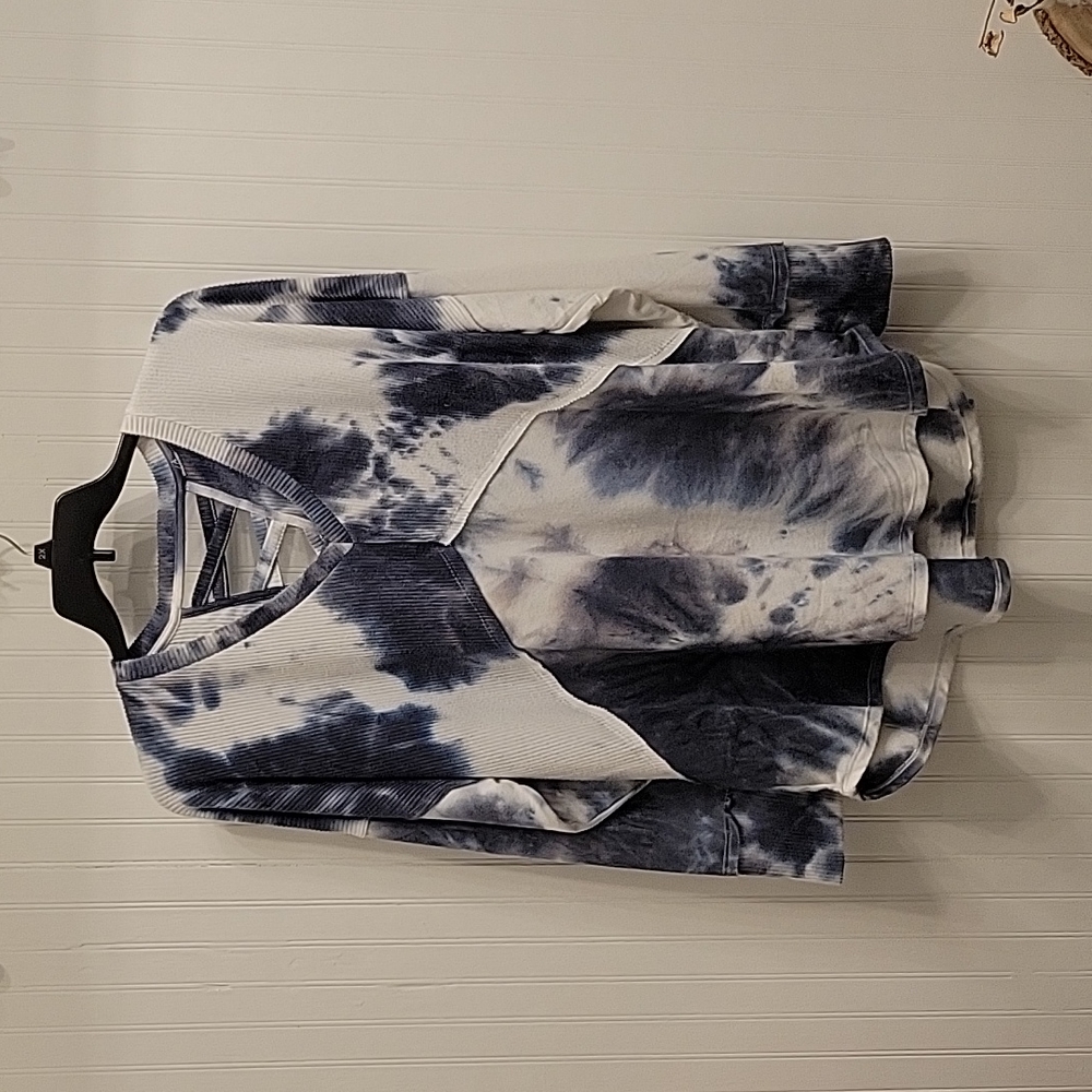 Long sleeve tie dye crisscross back shirt